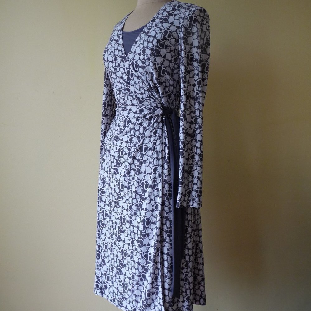 Bandolino long sleeve wrap‎ Stretch dress size 8
